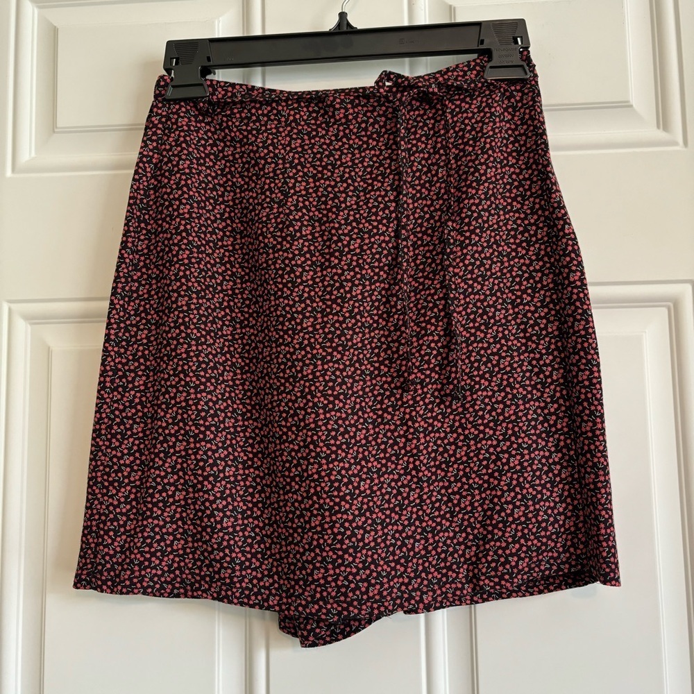 ❤️2/$15 or 3/$21❤️Vintage Ann Taylor Loft Wraparound Skort, Size 4
